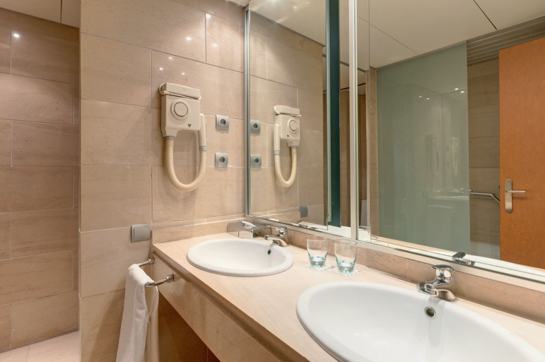 Bathroom 5, Hotel Ceuta Puerta de África, Ceuta