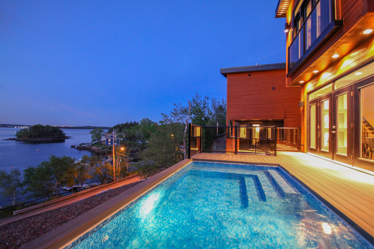 Sport & Beauty 2, Seacliff- Luxury Halifax Waterfront Paradise -Pool, Hot Tub, Wharf & Boathouse, Halifax