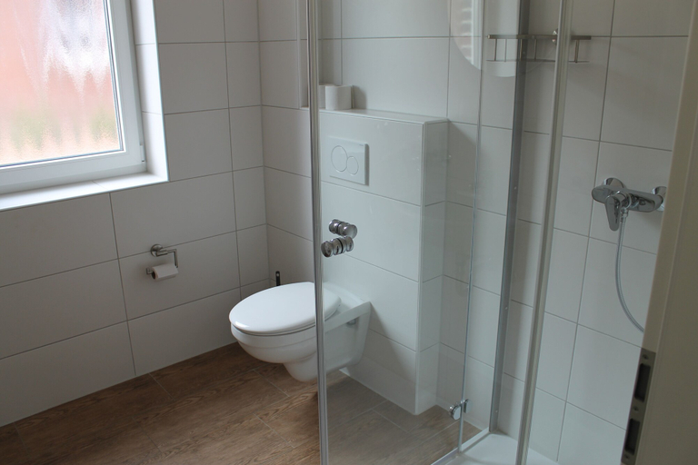 Bathroom 3, Haus Seesturm, Aurich