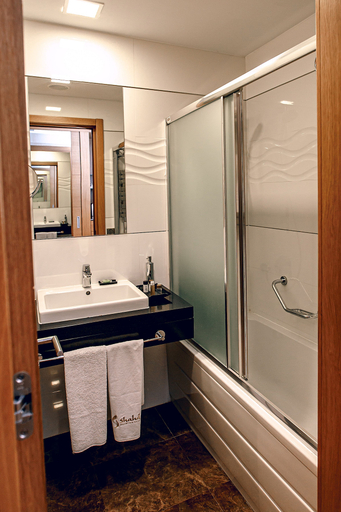 Bathroom, Zirve Hotel, Qusar