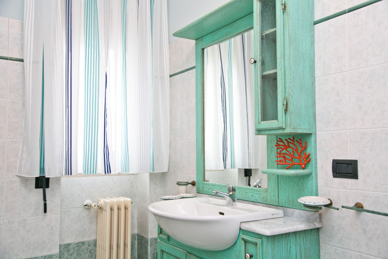Bathroom 3, Bluemarine Apartment, Lecce