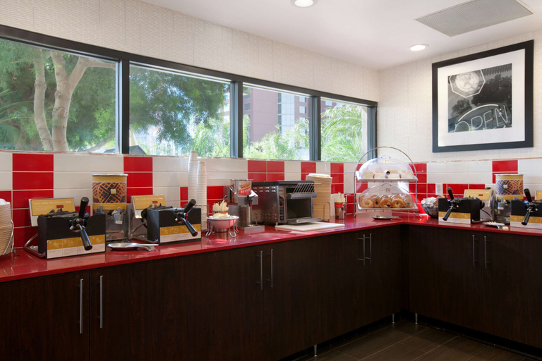 Food & Drinks 5, Hampton Inn & Suites Anaheim Garden Grove, Orange
