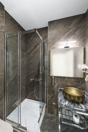 Bathroom 5, Brako Hotel, Fatih