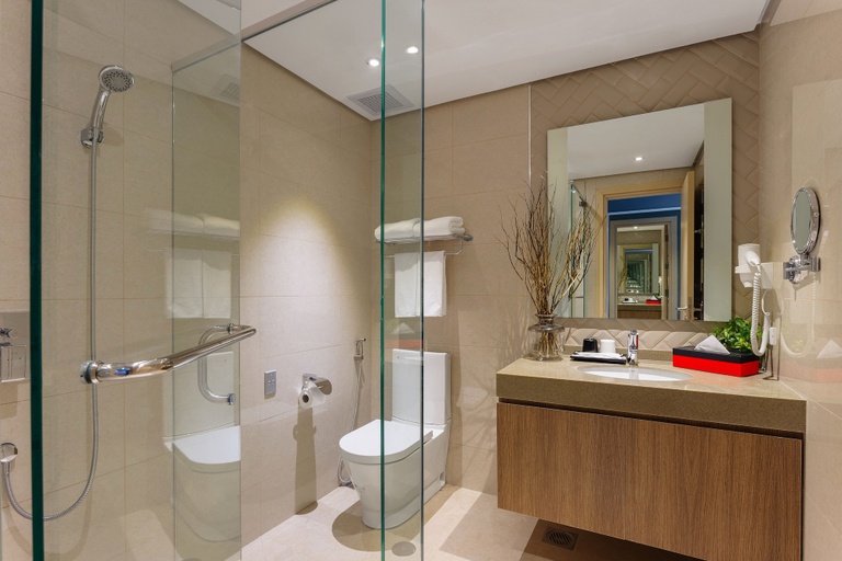 Bathroom 5, Summit Hotel Greenhills, Quezon City