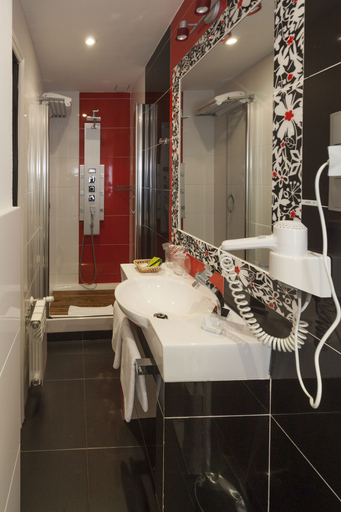 Bathroom 4, Hostal Santo Domingo, Madrid