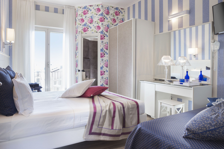 Bedroom 3, Hotel Atlantic Riviera, Rimini