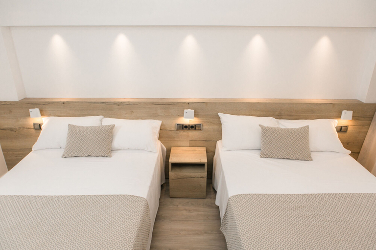 Bedroom 4, RVHotels Nieves Mar, Girona