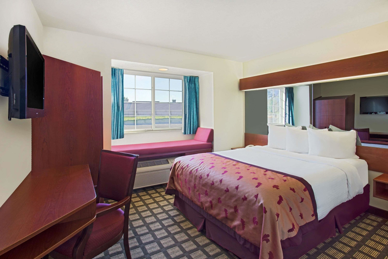 Bedroom 2, Microtel Inn & Suites by Wyndham Holland, Ottawa