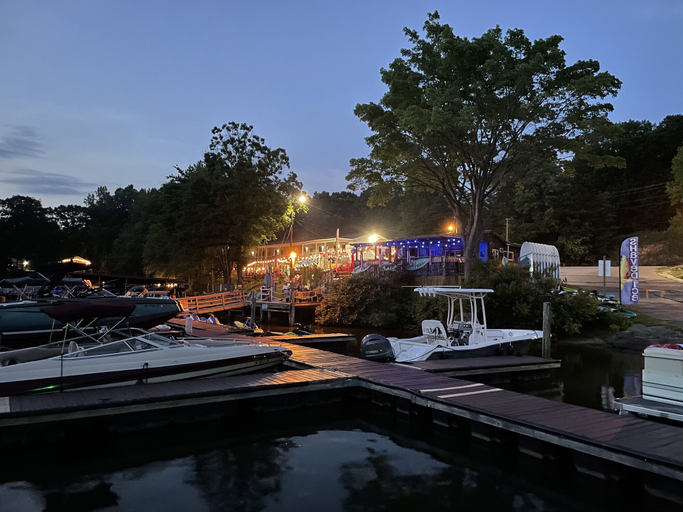 Exterior & Views 2, Lake Norman Hotel, Catawba