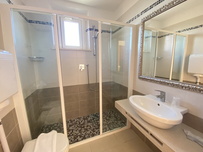 Bathroom 3, Hotel Ravello Rimini, Rimini