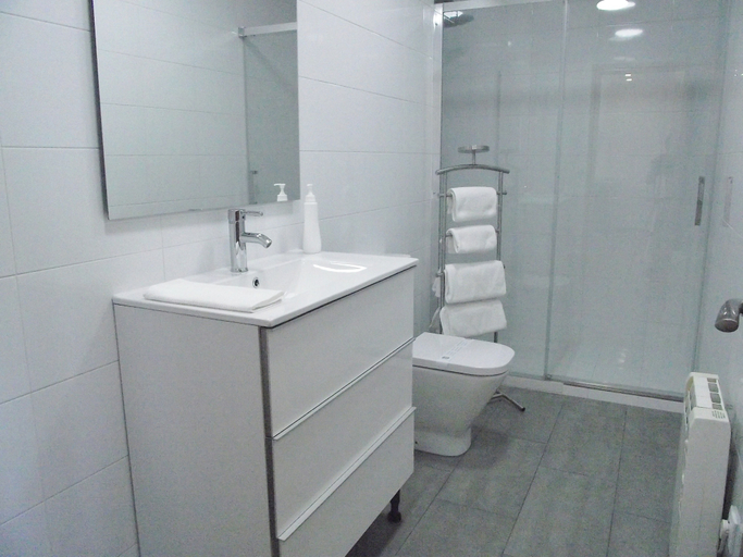 Bathroom 4, Playa de Barrañán, A Coruña
