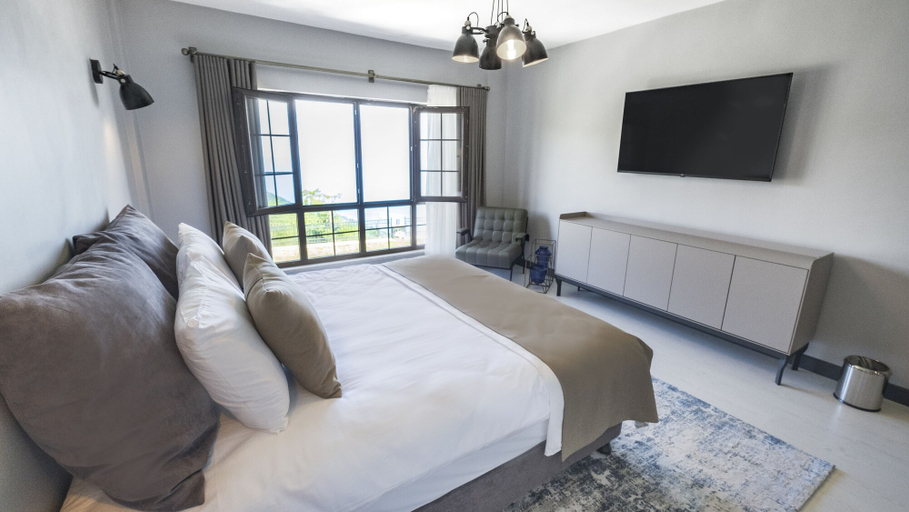 Bedroom 4, Ortel Inn, Perşembe
