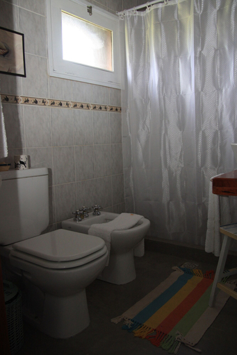 Bathroom 3, Los Origenes, Concordia