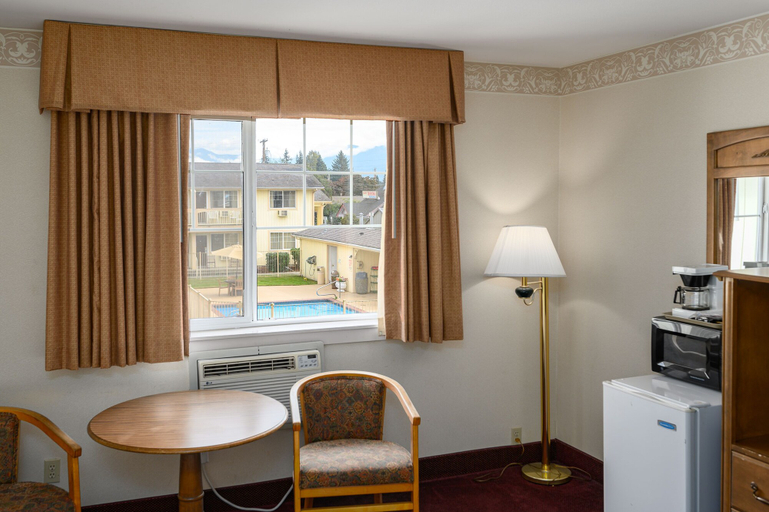 Others 4, Three Rivers Inn, Skagit