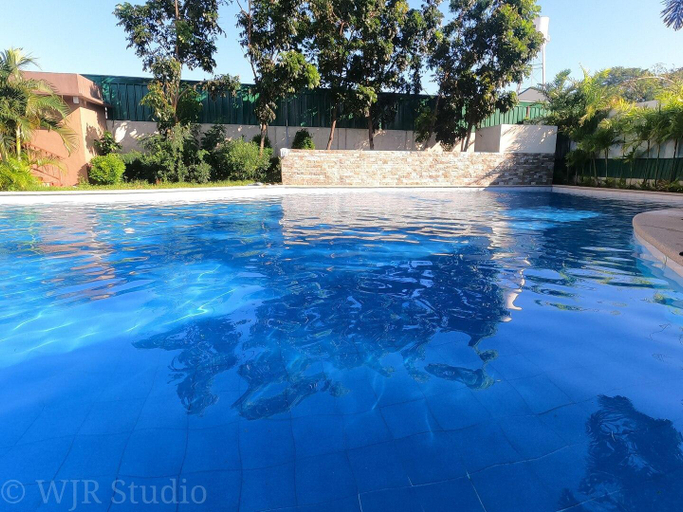 Sport & Beauty 4, Deluxe Couple Suite - with Lake View in Alabang!, Muntinlupa