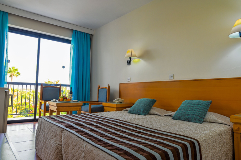 Bedroom 4, Veronica