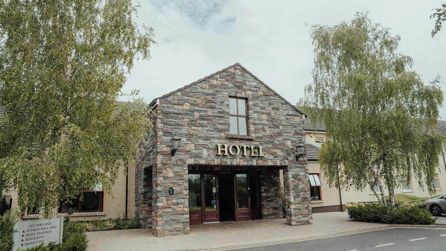 Exterior & Views 1, Dunsilly Hotel, Antrim and Newtownabbey