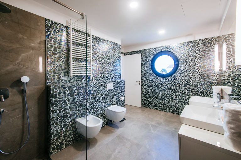Bathroom 5, Villas Anita, Sali