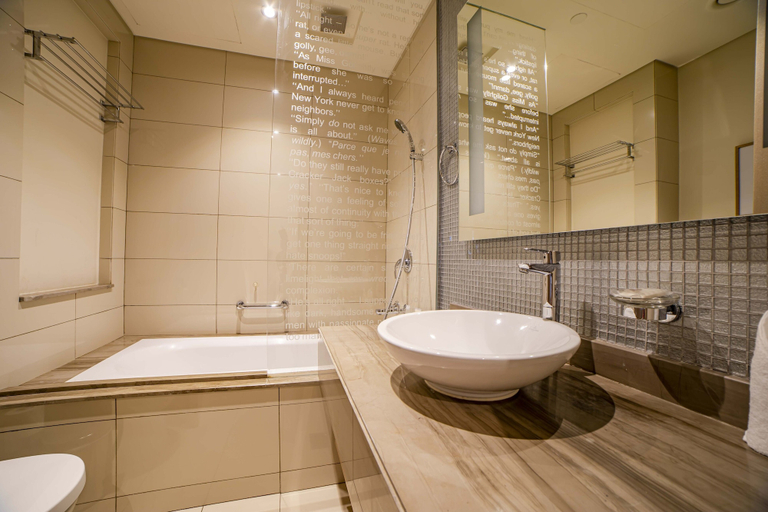 Bathroom 4, Luxury 2BR Apartment in Paramount Towers Business Bay, Dubai