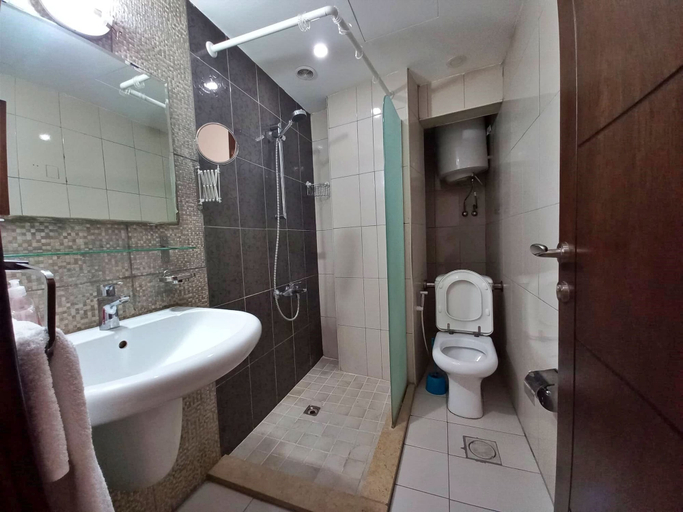 Bathroom 4, Lujain Hotel Suites, Salt