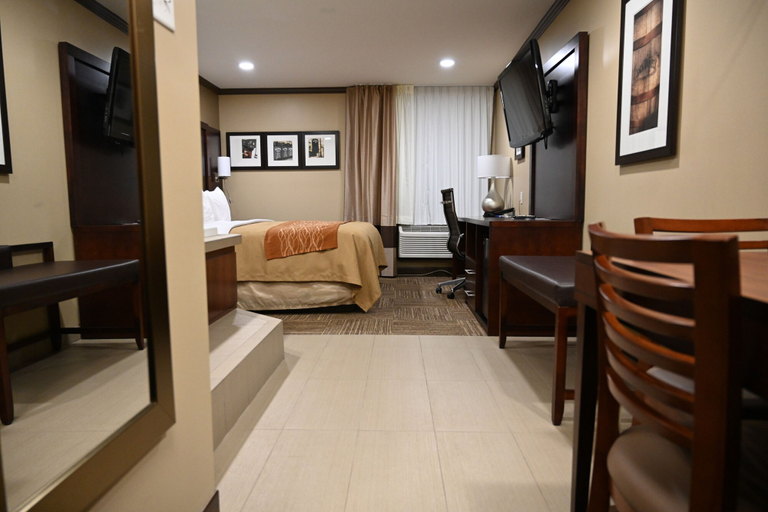 Bedroom 4, Giles Hotel Inn & Suites, Giles