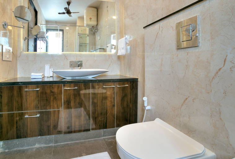 Bathroom 4, Treebo Southwest Inn, Dwarka, Delhi