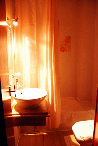 Bathroom 5, City View Hotel, Qasr an-Nil