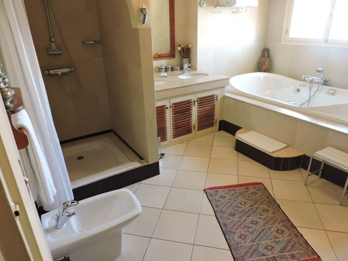 Bathroom 5, Villa Quieta, Essaouira