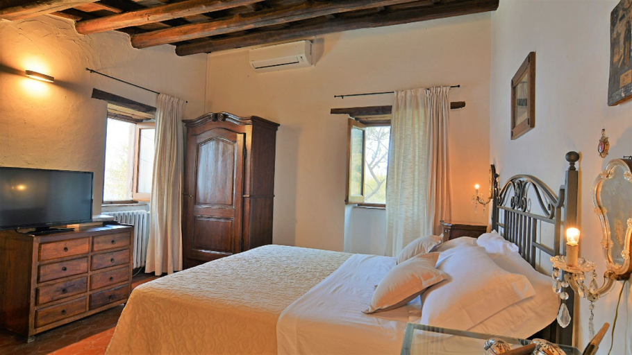 Bedroom 4, Villa Rosa, Palermo