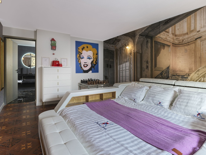 Bedroom 3, Snow Lodge Hotel Courchevel 1850, Savoie