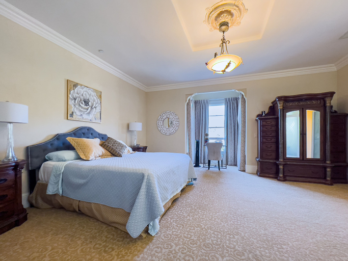 Bedroom 3, Chateau Coralini, Monterey