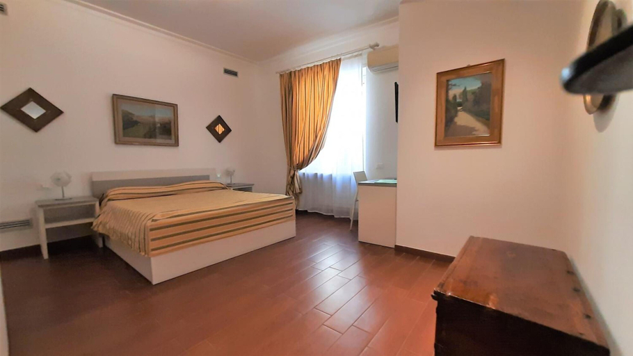 Bedroom 4, B&B Five Roma, Rome