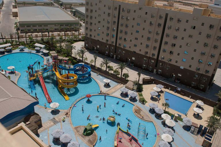 Exterior & Views 2, Swiss Inn Teda Hotel & Aquapark, 'Ataqah
