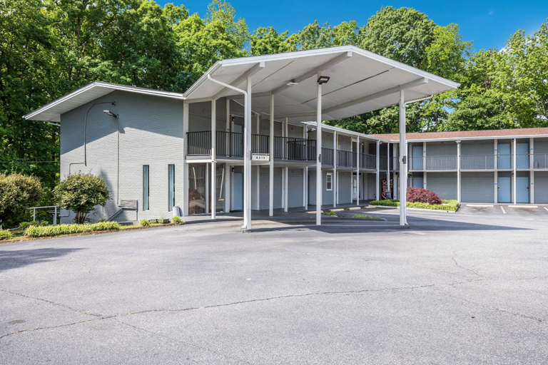 Exterior & Views 2, Rodeway Inn Anderson North - Clemson, Anderson