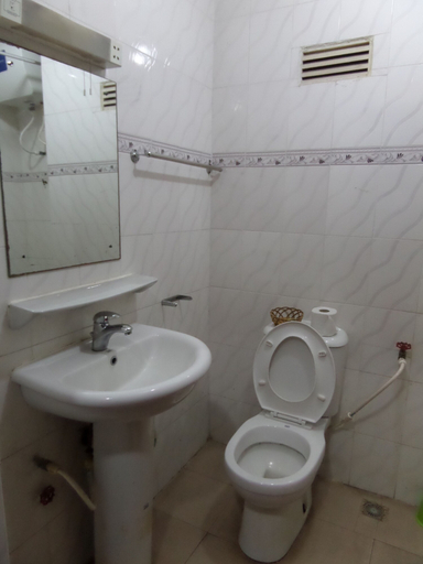 Bathroom 4, Excellence Hotel, Ikeja