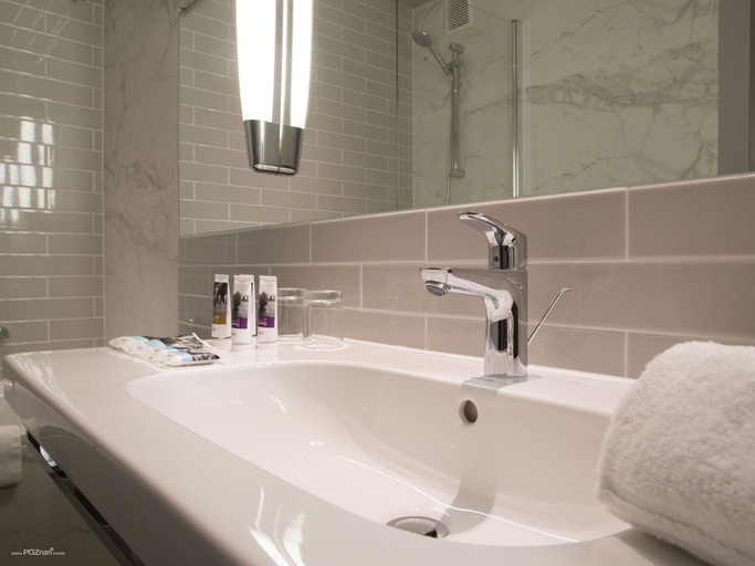 Bathroom 4, Hotel Mercure Poznan Centrum, Poznań City