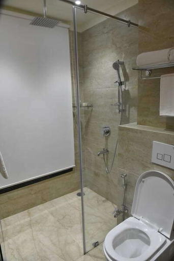 Bathroom 5, Pride Hotel & Convention Centre Indore, Indore