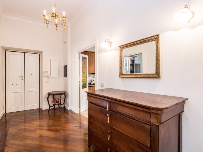 Others 4, RSH Luxury Vatican Four Bedroom Apartment, Roma