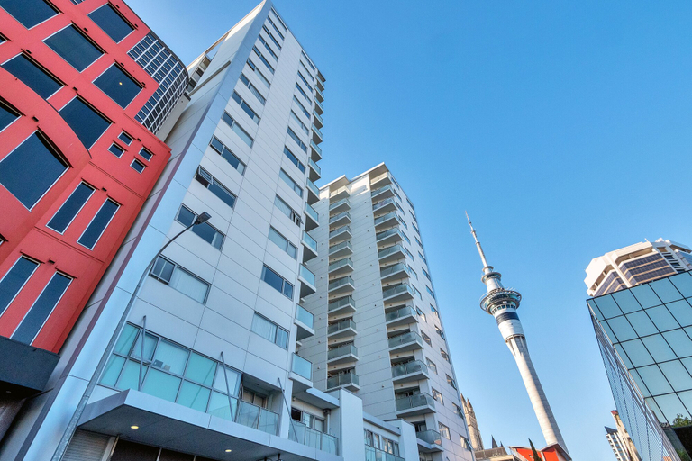 Exterior & Views 2, Chic 3 Bedroom City Central with Parking, Waitakere