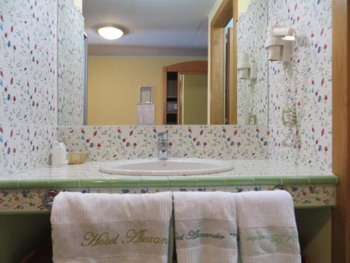 Bathroom 4, Hotel Alexander, Brescia