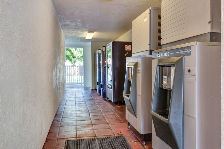 Others 5, Super 8 By Wyndham Santa Rosa North, Sonoma