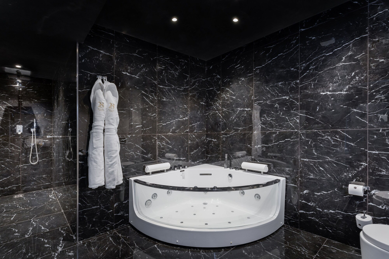 Bathroom 5, H Hotel, St Julian's