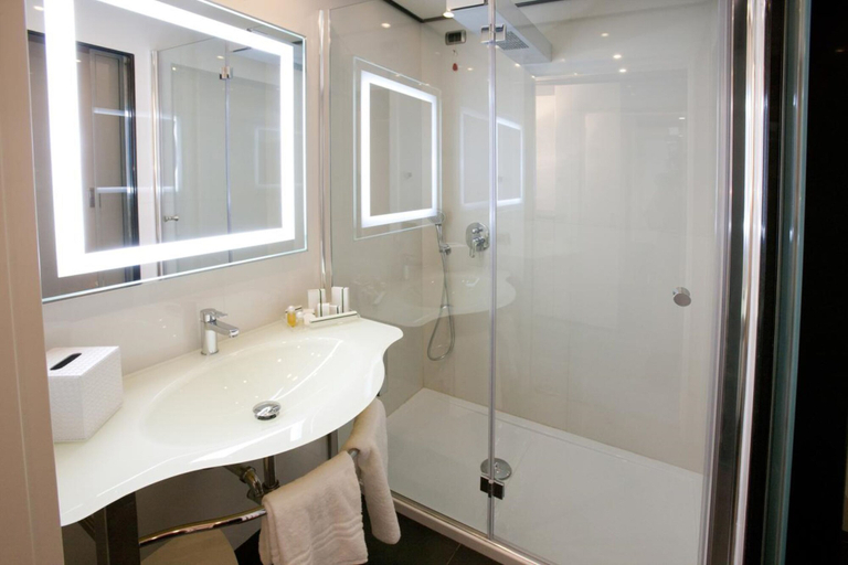 Bathroom 5, Palace Hotel Legnano, Milano