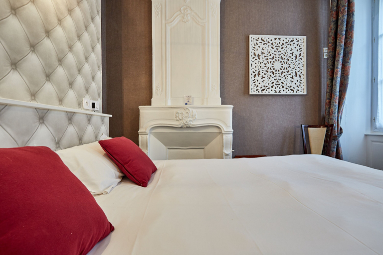 Bedroom 5, Hôtel Saint Etienne, Calvados