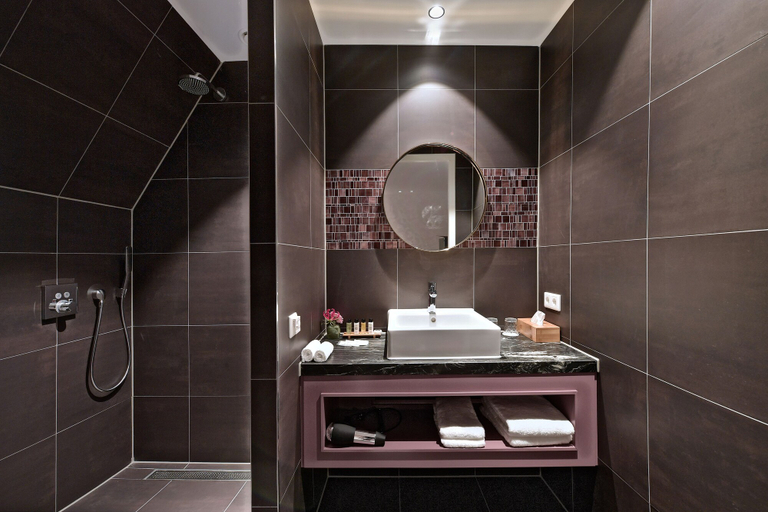 Bathroom 5, Zaan Hotel Amsterdam - Zaandam, Zaanstad