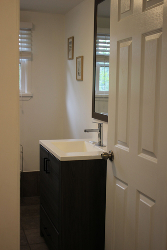 Bathroom 5, Riverside Resort & RV Park, Nanaimo