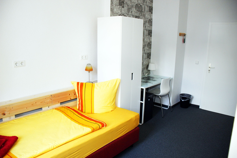 Bedroom 2, Die Botschaft, Berlin