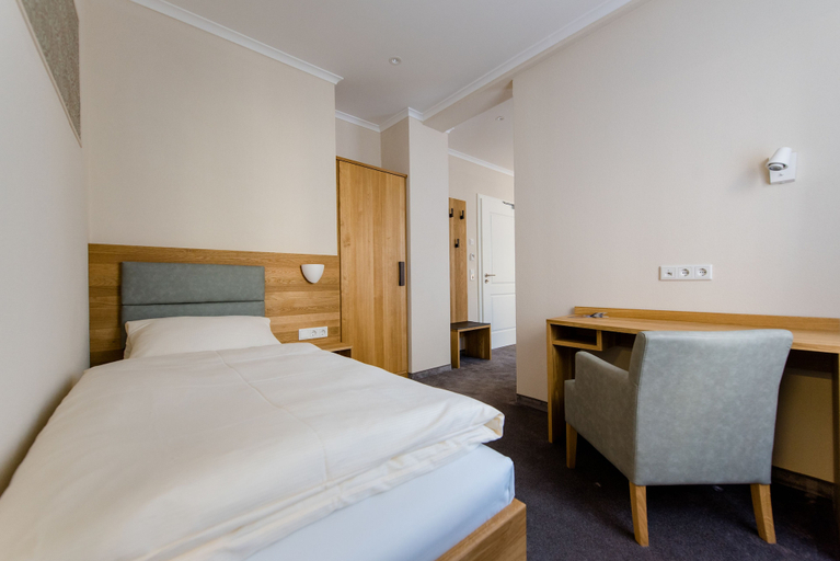 Bedroom 4, Gasthaus Sindel-Buckel Herrenhaus, Ansbach