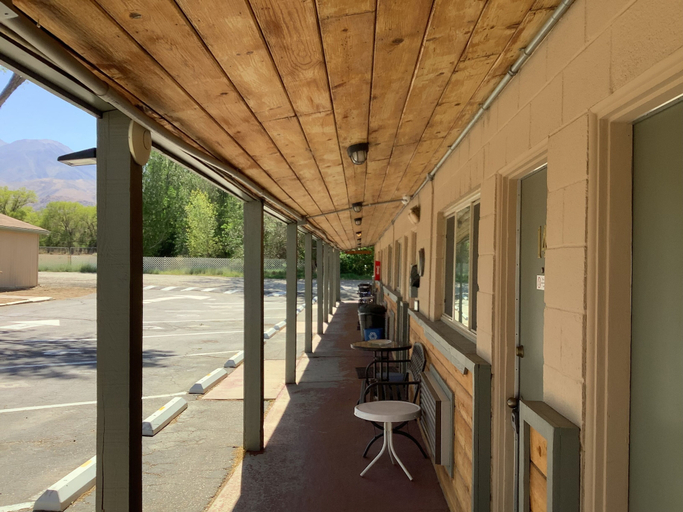 Others 5, Starlight Motel, Inyo