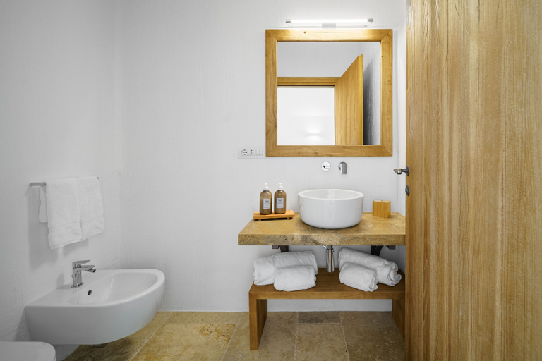 Bathroom 5, Sant'Efis Hotel, Cagliari
